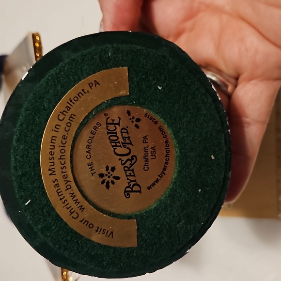 Buyer's Choice Limited, 2010 man caroler with signboard for First Friday - Picture 3 of 3